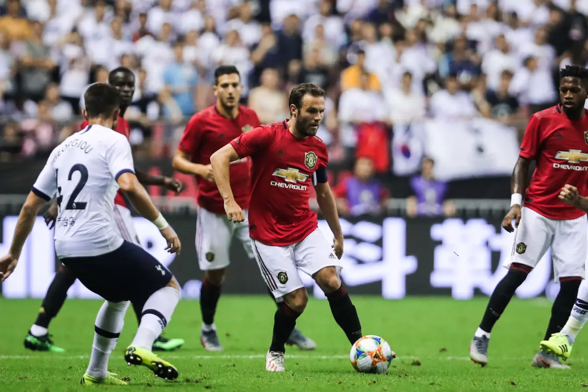 开云体育在线-中超赛程吃紧，洛杉矶湖人国际比赛日状态回暖，话题不断，阵容厚度经受考验的简单介绍