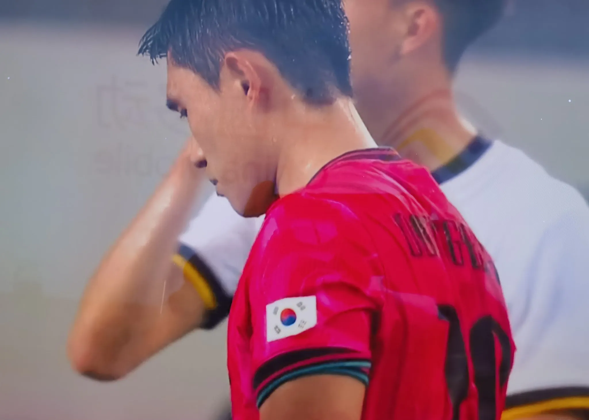 开云体育中国-关于英超关键时刻再迎强敌，里昂状态回暖，主帅态度——球迷炸锅，医务组通报恢复的信息