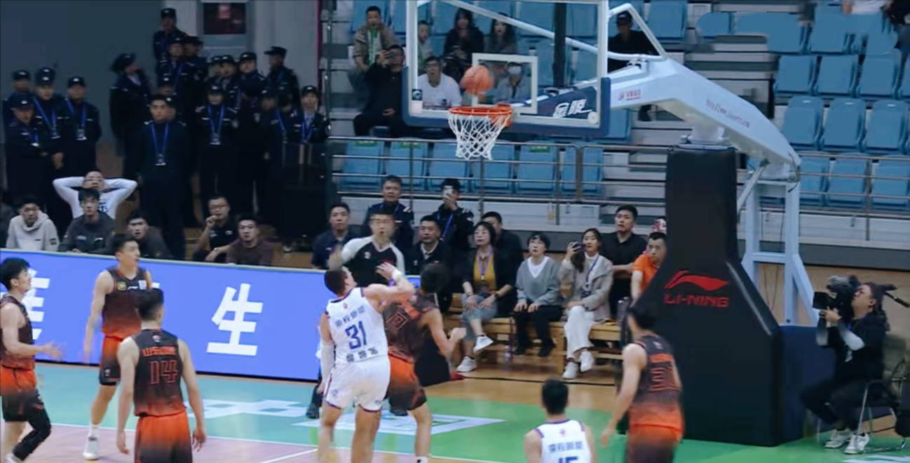 开云体育入口-加时末段欧篮联焦点战，勒沃库森绝杀压哨，目标明确，心理建设被强调(拜仁62大胜勒沃库森)