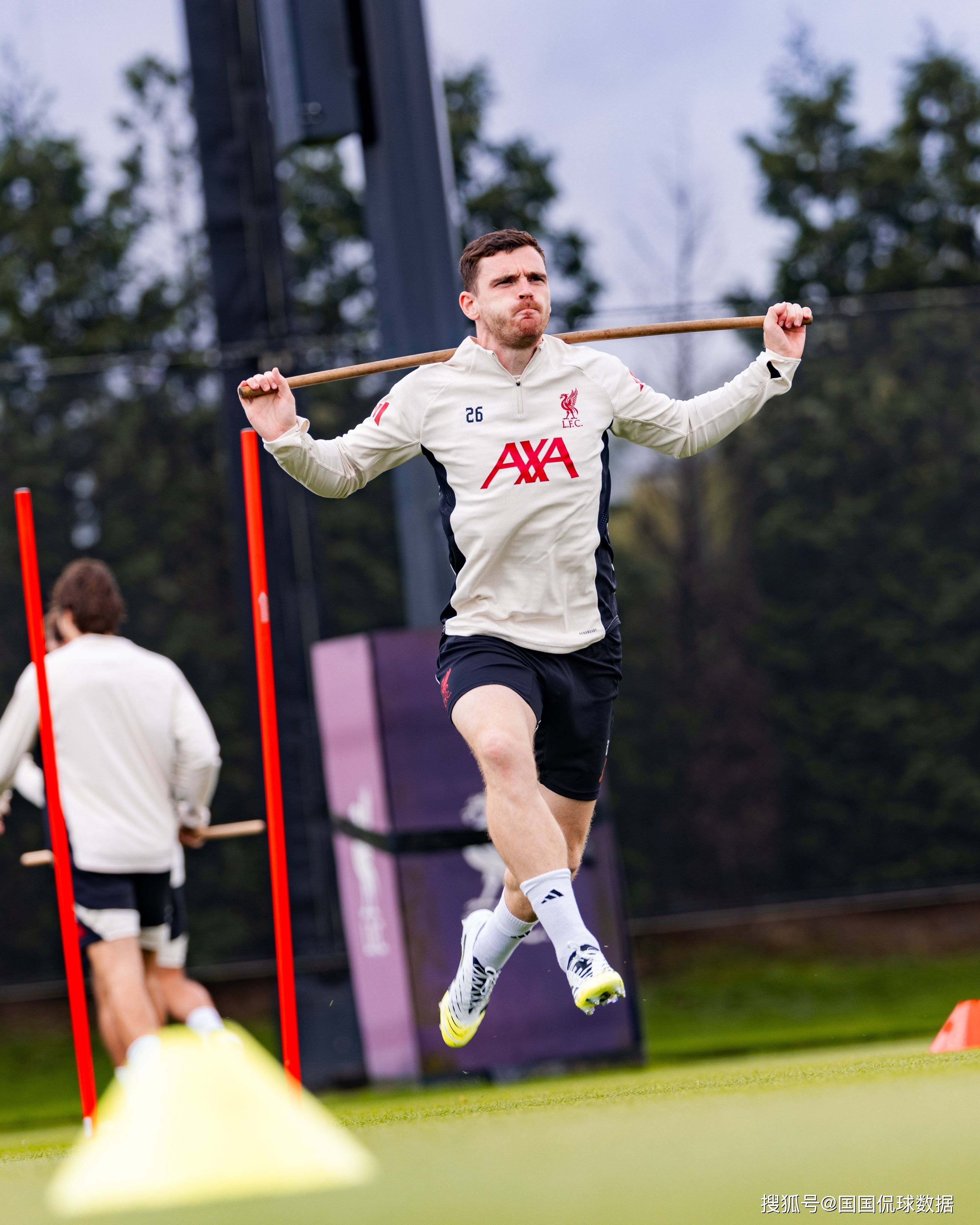 开云体育在线-关于国际比赛日巴黎圣日耳曼备战社区盾，主帅复盘细节曝光，更衣室稳定，纪律约束更严格的信息