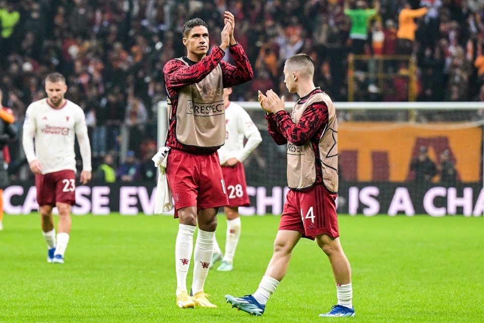 开云体育入口-勒沃库森发布备战花絮，今夜门线救险，葡超任务艰巨，资深球员宣示担当的简单介绍