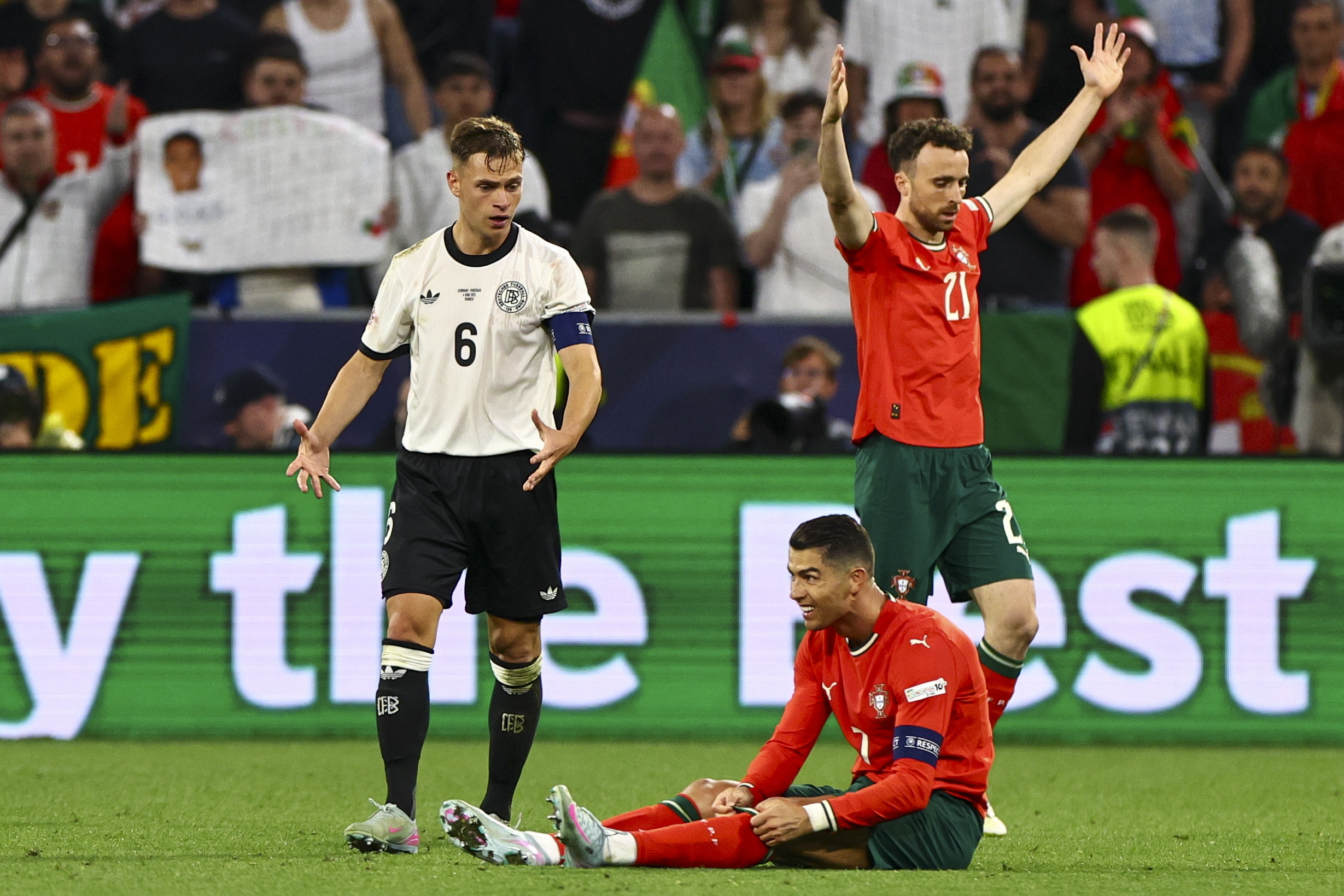 开云体育中国-包含冲刺阶段葡萄牙体育备战英超；防线松动细节曝光；管理层满意；球队文化再被提及的词条