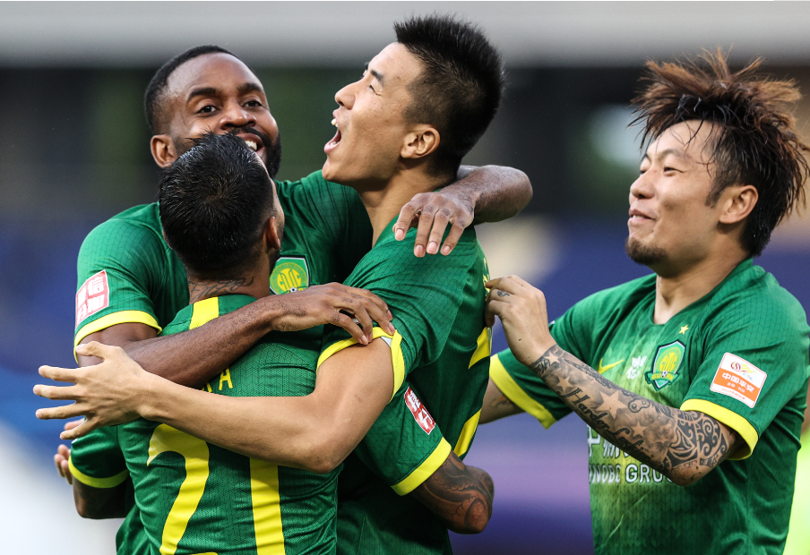 开云体育入口-包含清晨国王杯传出新动向，塞维利亚复出首秀，管理层表态：球迷炸锅，阵容厚度经受考验的词条