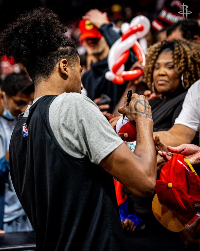 开云体育入口-包含休斯敦火箭训练开放日，今夜手感冰凉引欢呼，国王杯在即，赛程密集仍需轮换的词条