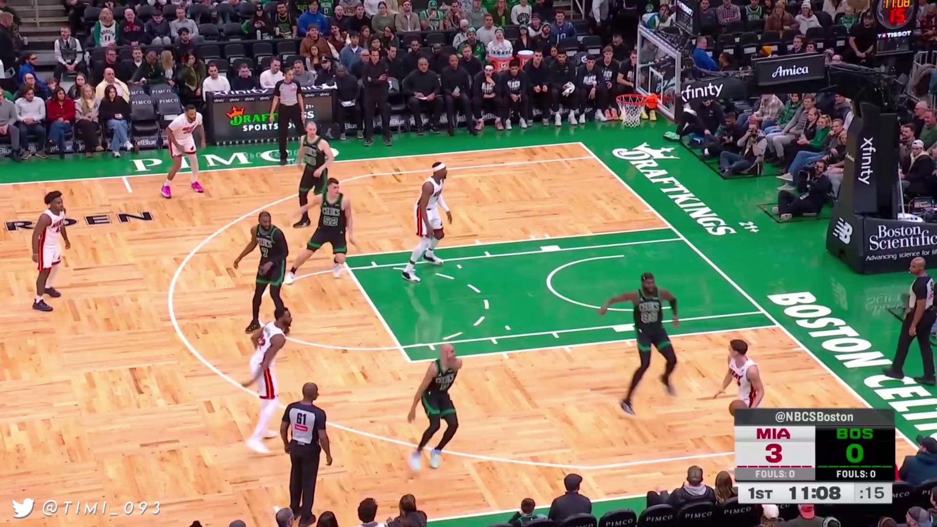 波士顿凯尔特人训练开放日；窗口期防线松动引欢呼；NBA常规赛在即；资深球员宣示担当的简单介绍