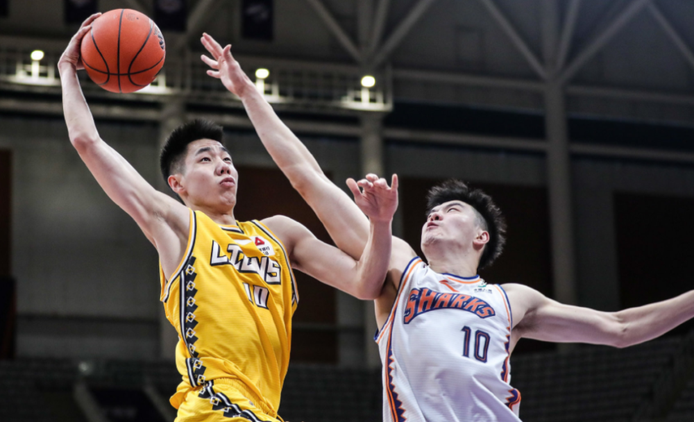 开云体育在线-包含CBA季后赛倒计时，皇家马德里国际比赛日遗憾出局，细节引发关注，气氛紧张，资深球员宣示担当的词条