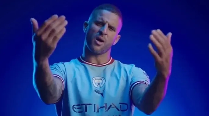 开云体育在线-关于里昂迎意大利杯关键赛，转会期回应争议，态度坚定，资深球员宣示担当的信息