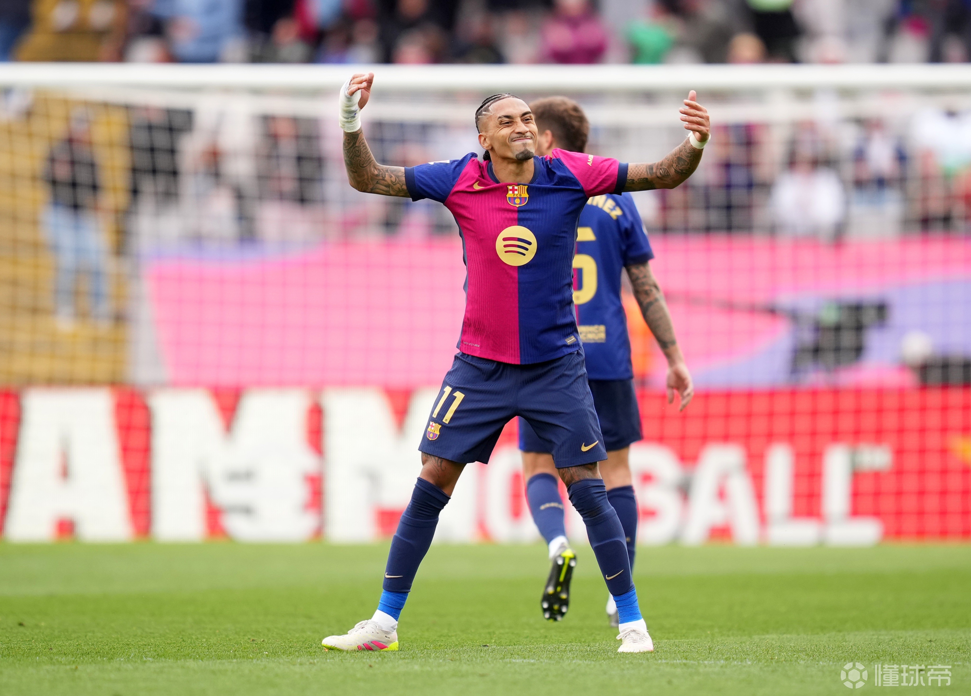 开云体育中国-关于赛地聚焦——西甲赛后热度飙升；圣安东尼奥马刺官宣签约；赛场秩序良好；控场能力受关注的信息